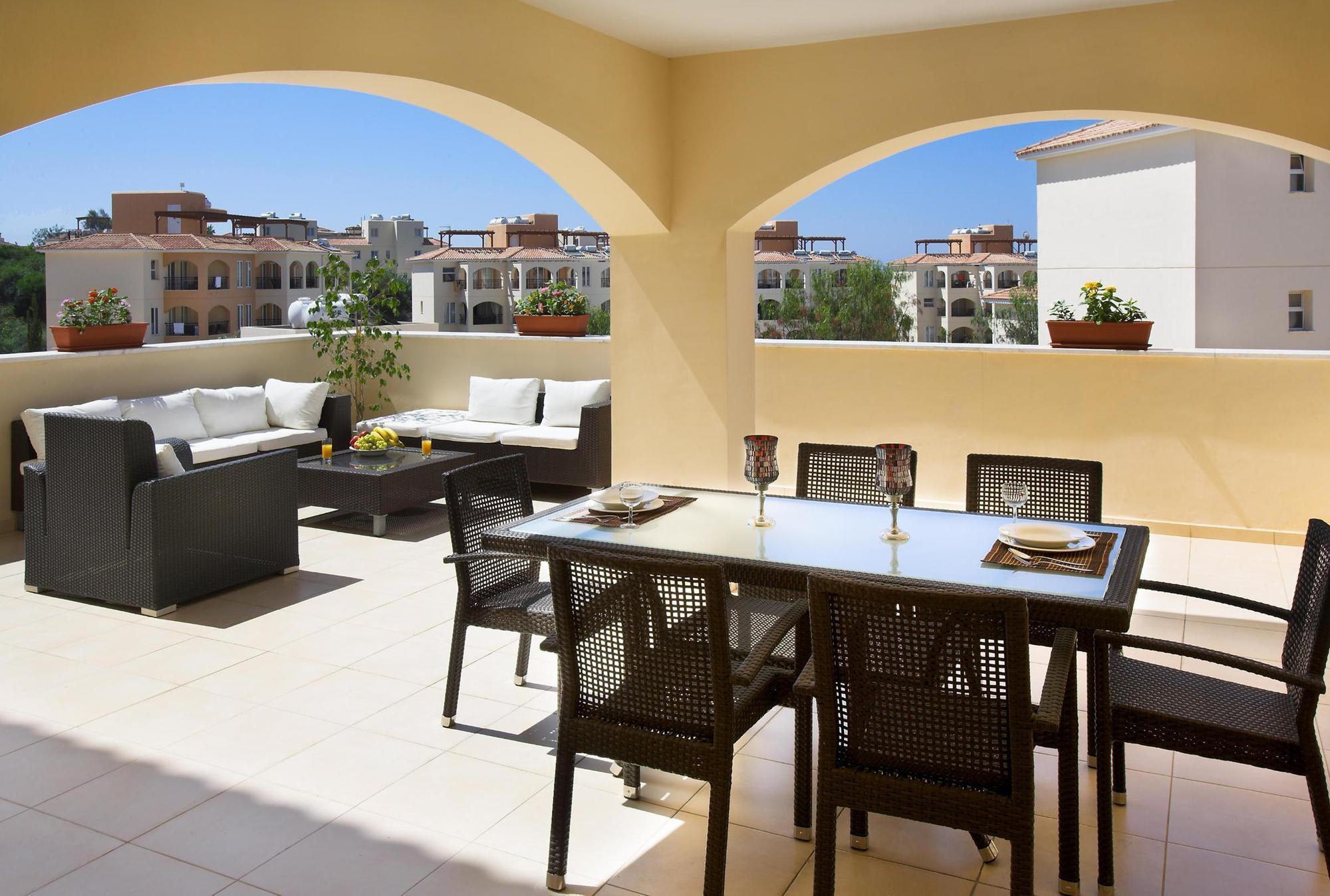 St Nicolas Apartments Paphos Exterior photo